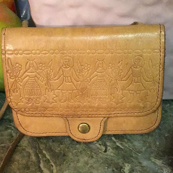 Brazilian🌟artisan made🍮tiny purse, long strap. Beautiful! - Picture 12 of 13